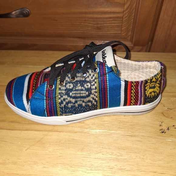 Inkkas Colorful Incan Patterned unisex Sneakers in a women's 5 or men's 3. - Picture 2 of 11
